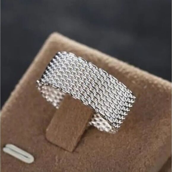 Elegant 925 Sterling Silver Mesh Ring - Picture 7 of 10